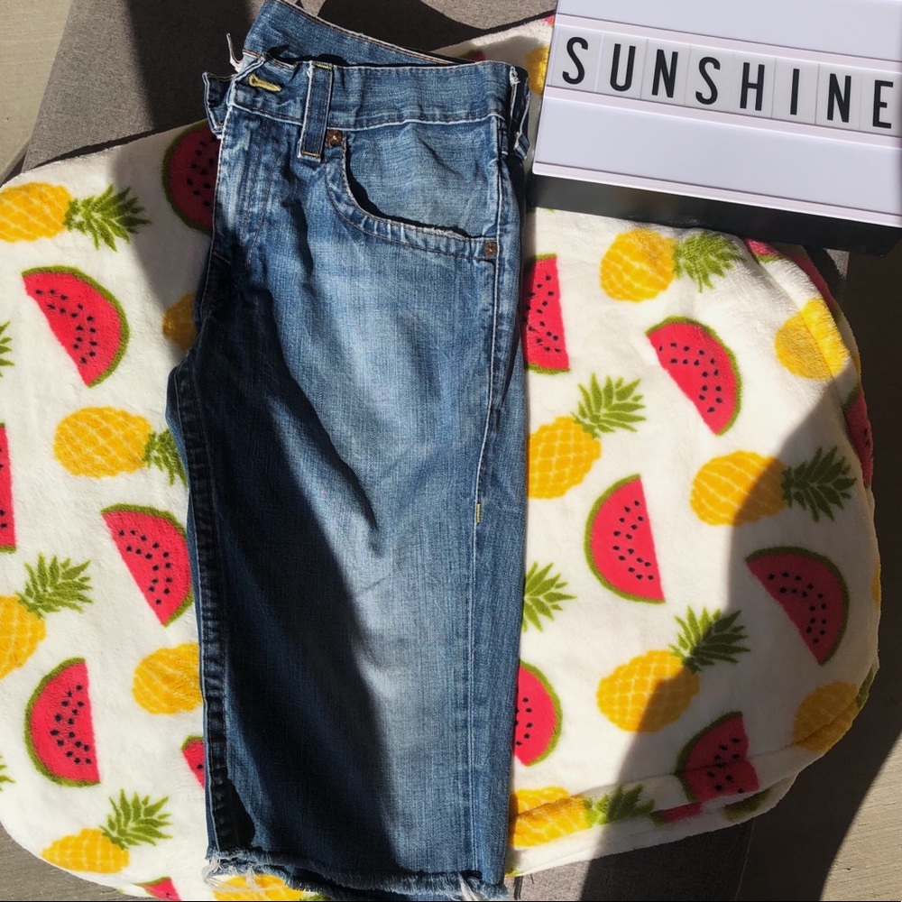 TRUE RELIGION MENS SHORTS